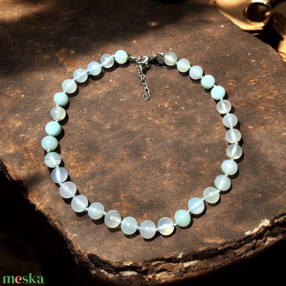 Kék akvamarin kövekből készült csomózott nyakék, kékdrágakő nyaklánc, akvamarin gyöngysor - ékszer - nyaklánc - gyöngyös nyaklánc - Meska.hu