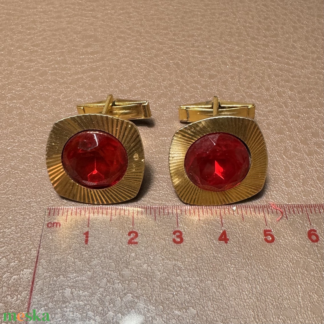 Régi  Aranyozott mandzsetták, egyedi retro fém mandzsettagomb a '60-as '70-es évekből, elegáns ajándéktárgy férfinak!  - ékszer - mandzsettagomb - Meska.hu