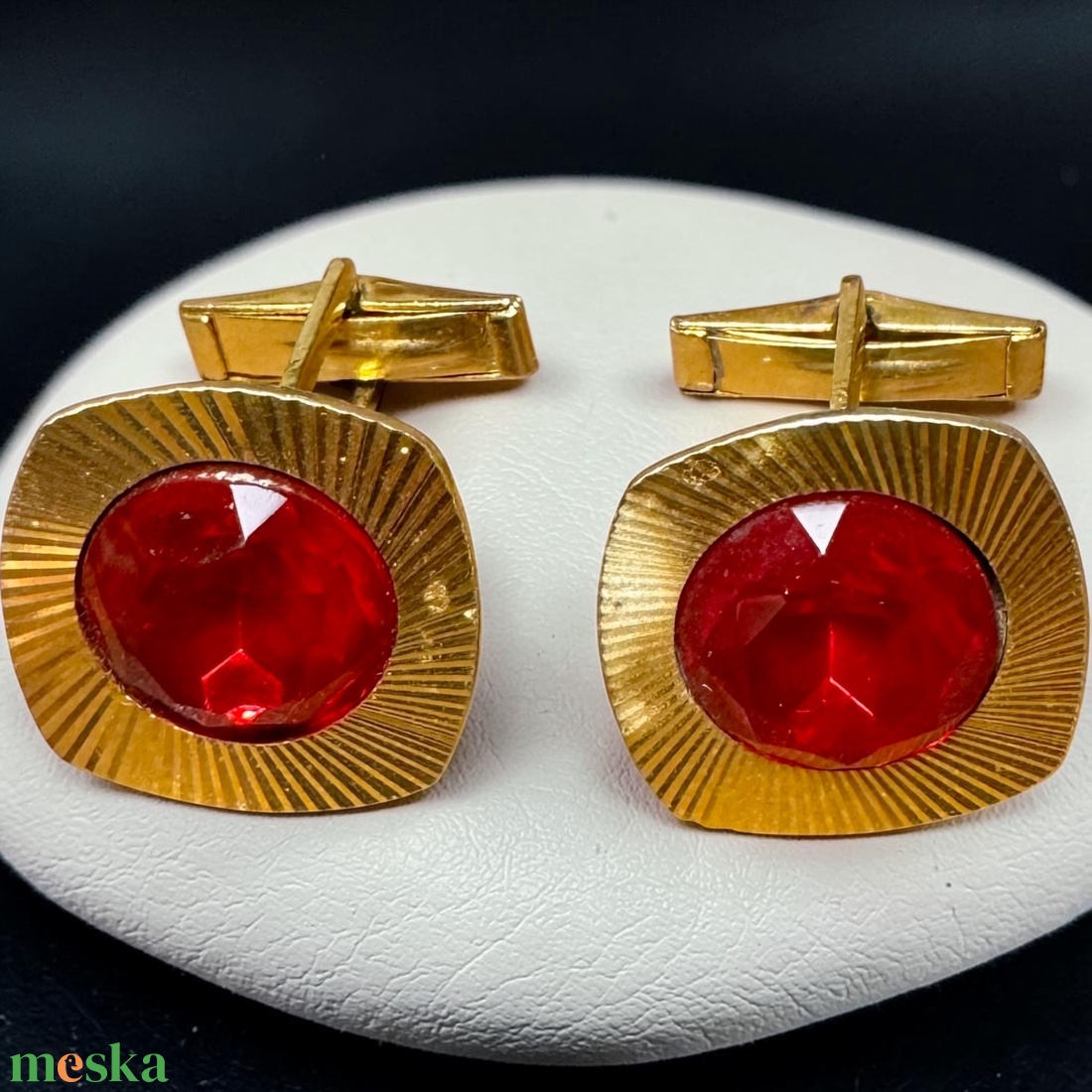 Régi  Aranyozott mandzsetták, egyedi retro fém mandzsettagomb a '60-as '70-es évekből, elegáns ajándéktárgy férfinak!  - ékszer - mandzsettagomb - Meska.hu