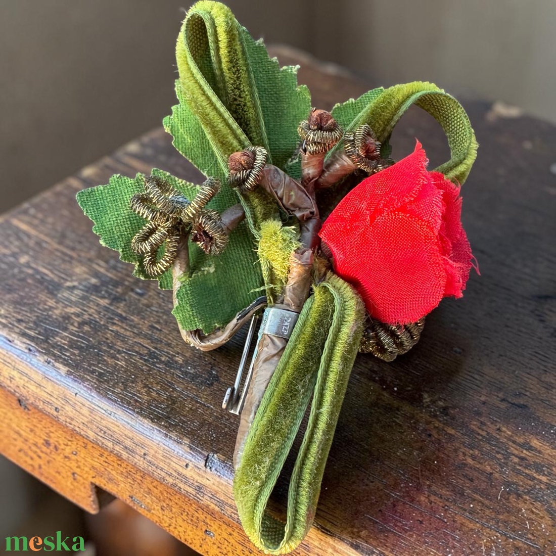 Régi rózsás bross kitűző, vintage bross kabátra, blúzra, zakóra kb. 8 cm retro virágos bross - ékszer - kitűző és bross - Meska.hu