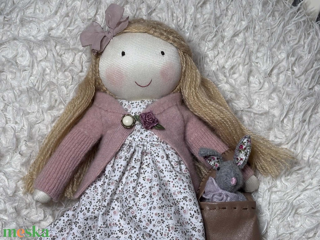 Szofi öltöztetős baba - játék & sport - 3 éves kor alattiaknak - alvóka & rongyi - Meska.hu