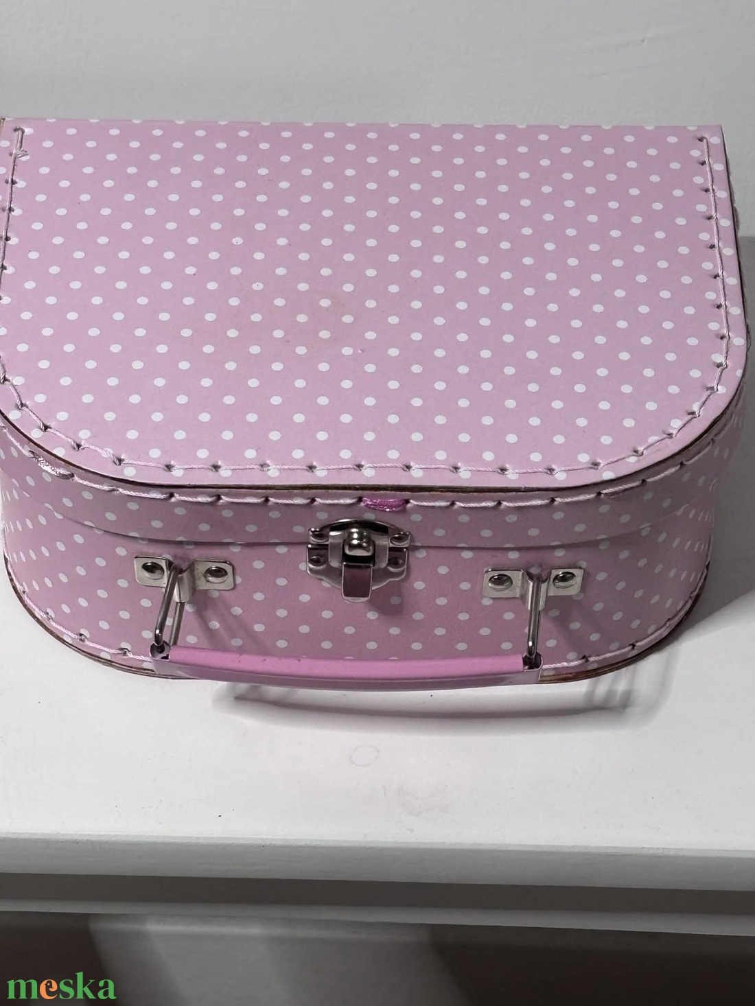 Öltöztethető baba világító koffer babaházban - játék & sport - baba & babaház - baba - Meska.hu