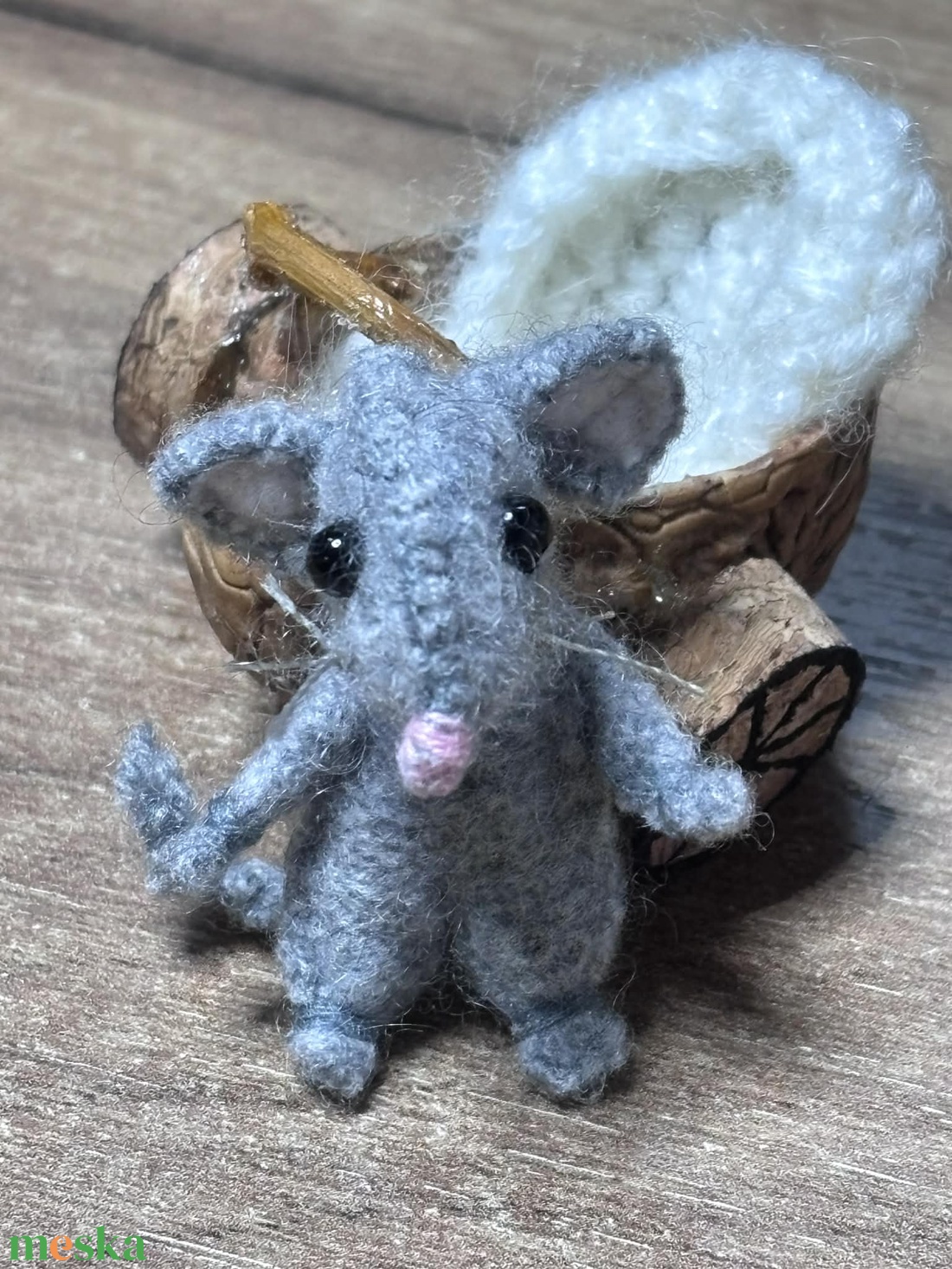 4cm-es mini egérke dióhéj kocsiban -  - Meska.hu
