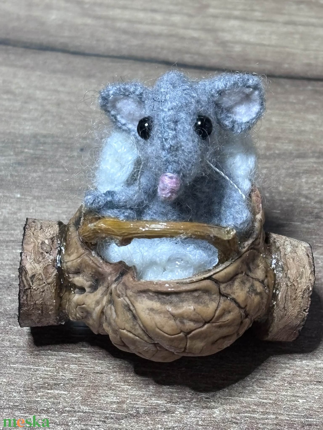 4cm-es mini egérke dióhéj kocsiban -  - Meska.hu