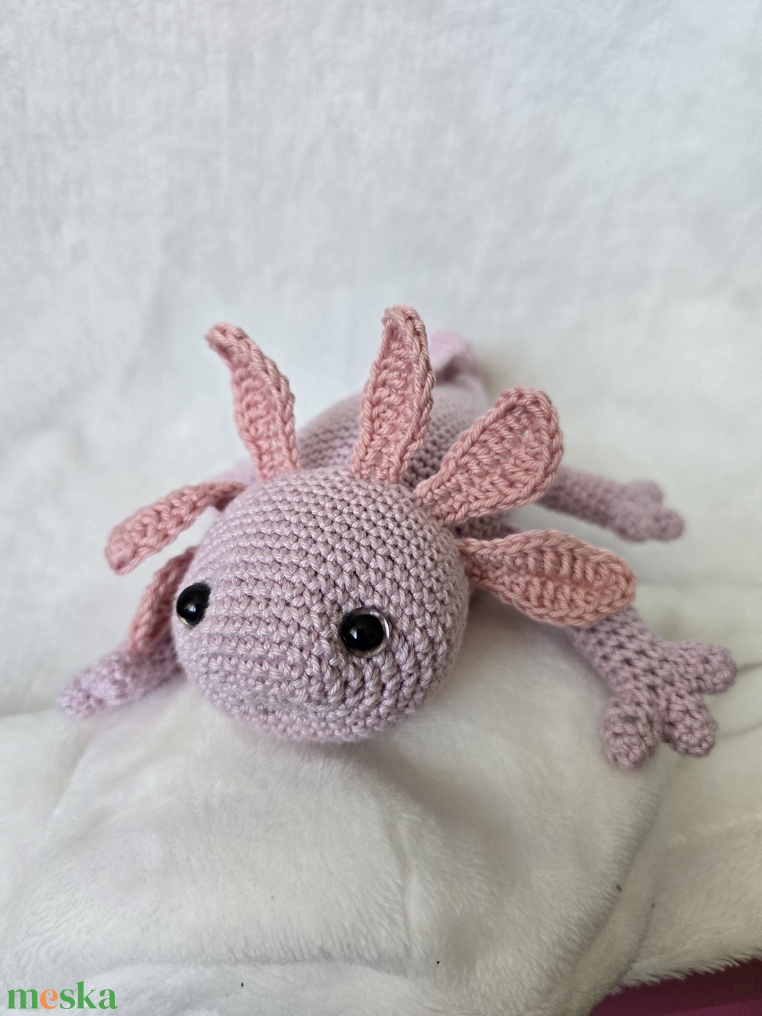 Horgolt kis axolotl - játék & sport - plüssállat & játékfigura - más figura - Meska.hu