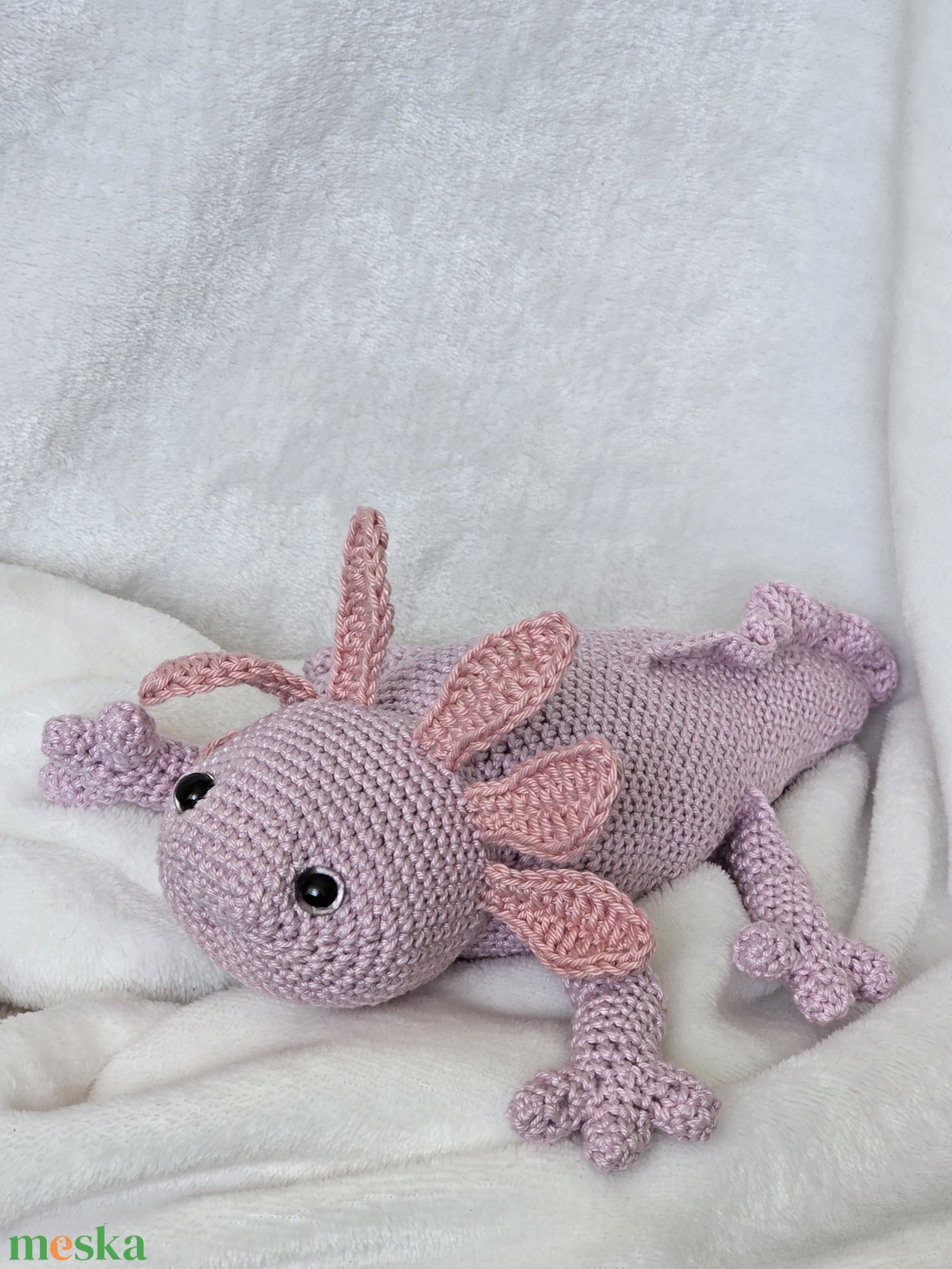 Horgolt kis axolotl - játék & sport - plüssállat & játékfigura - más figura - Meska.hu