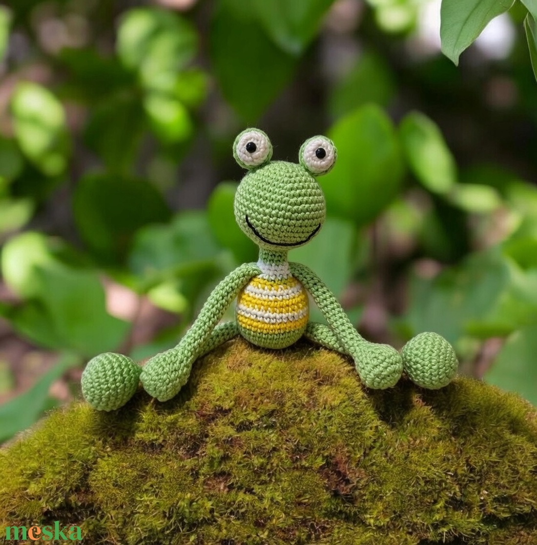 Horgolt hosszúlábú békácska - játék & sport - plüssállat & játékfigura - béka - Meska.hu