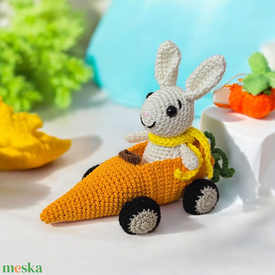 Horgolt nyuszi répaautóval - játék & sport - plüssállat & játékfigura - nyuszi - Meska.hu
