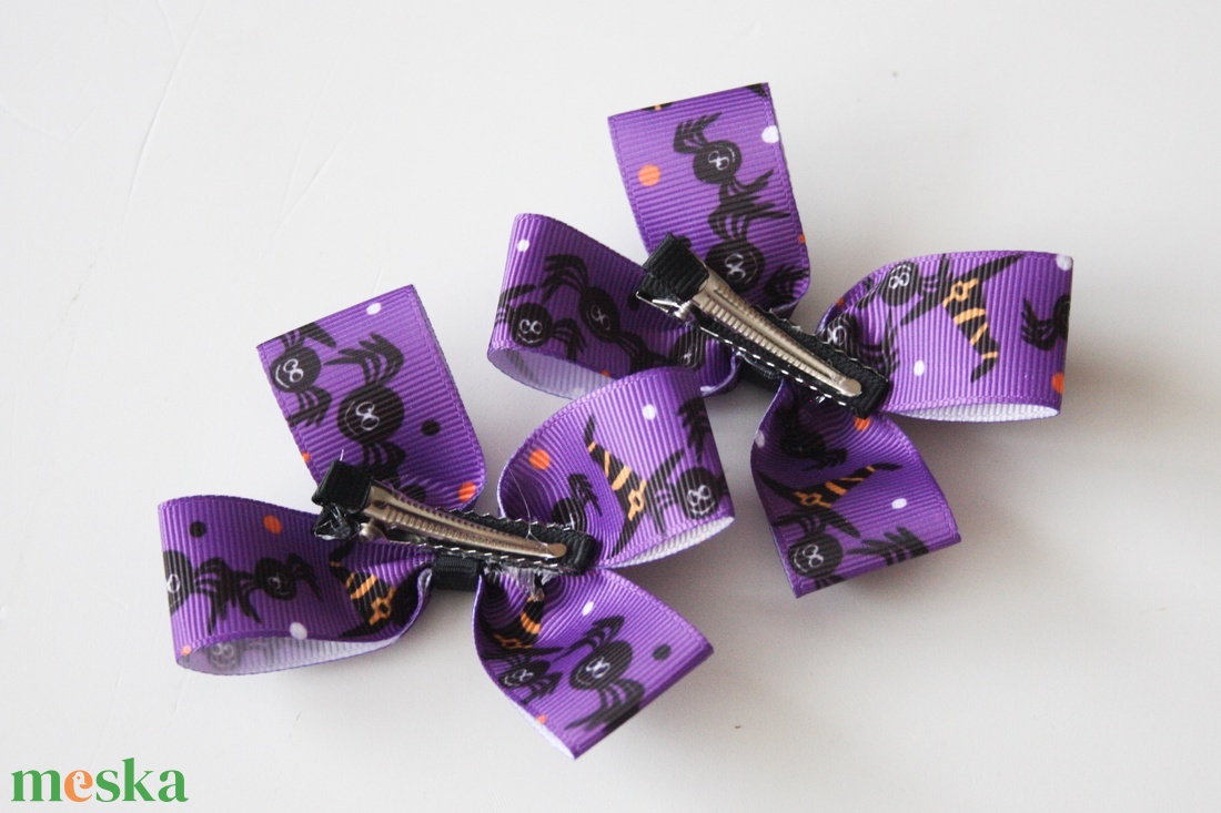 Lila masnis hajcsat Halloweenre - ruha & divat - hajdísz & hajcsat - hajcsat & hajtű - Meska.hu Lila masnis hajcsat Halloweenre - ruha & divat - hajdísz & hajcsat - hajcsat & hajtű - Meska.hu