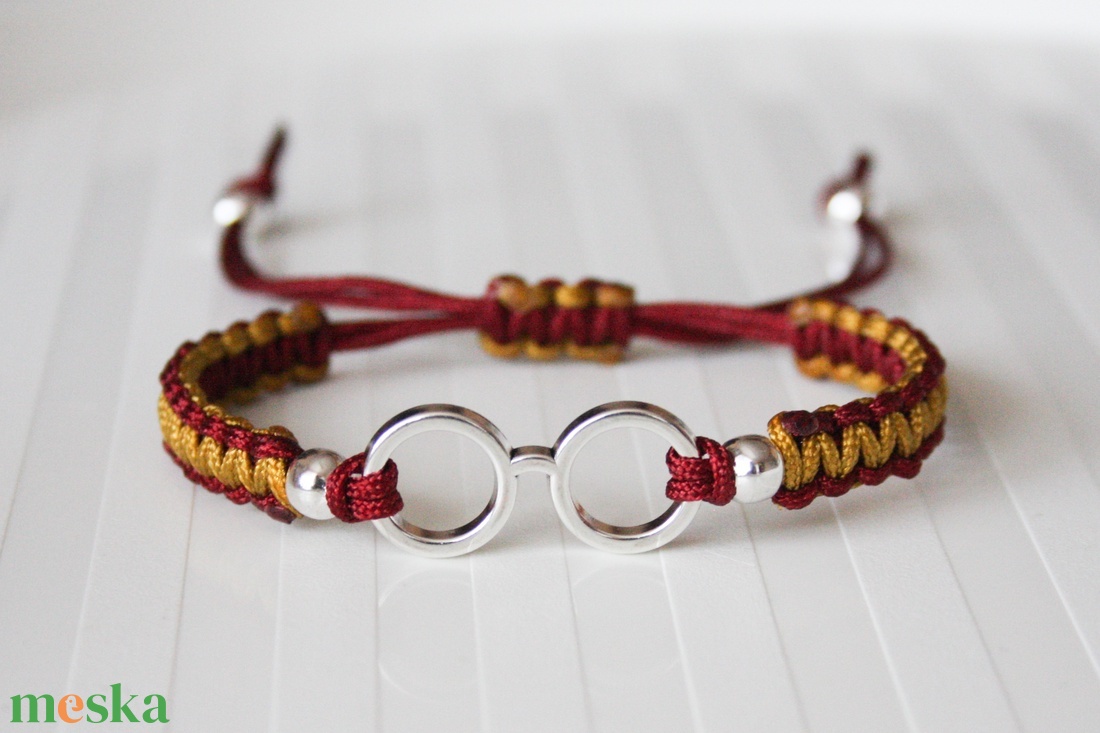Fonott makramé karkötő - Harry Potter bordó/arany - ékszer - karkötő - fonott karkötő - Meska.hu Fonott makramé karkötő - Harry Potter bordó/arany - ékszer - karkötő - fonott karkötő - Meska.hu