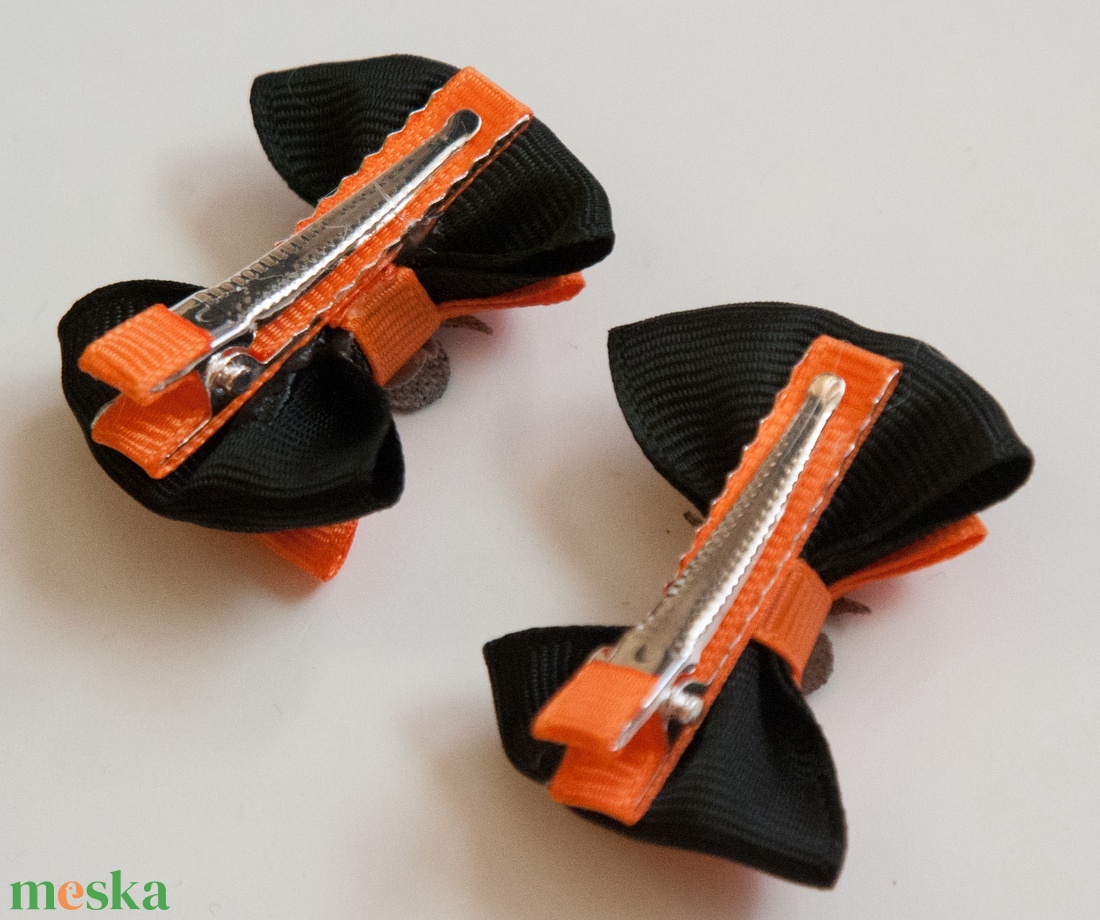 Narancssárga/fekete masnis hajcsat Halloweenre - otthon & életmód - dekoráció - halloween - halloweeni jelmez és kiegészítők - Meska.hu Narancssárga/fekete masnis hajcsat Halloweenre - otthon & életmód - dekoráció - halloween - halloweeni jelmez és kiegészítők - Meska.hu