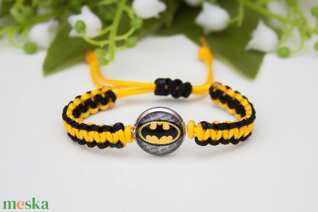 Fonott makramé karkötő gyerekeknek - Sárga/fekete Batman - ékszer - karkötő - fonott karkötő - Meska.hu