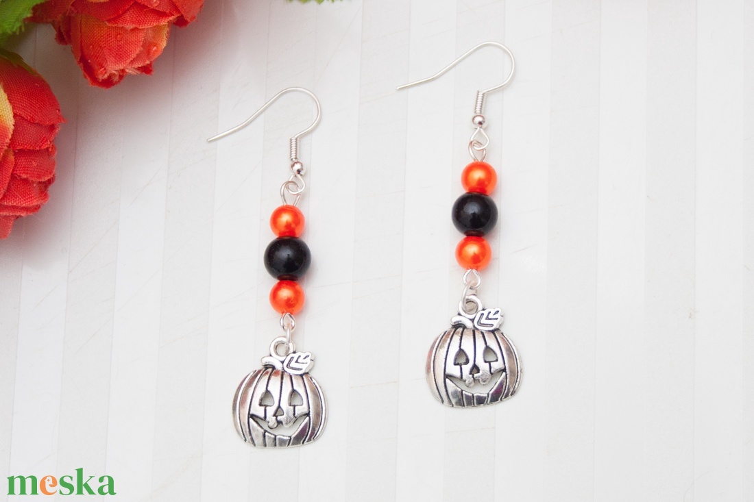Fülbevaló halloween tök gyöngyökkel - Narancssárga/fekete - otthon & életmód - dekoráció - halloween - halloweeni ékszerek - Meska.hu Fülbevaló halloween tök gyöngyökkel - Narancssárga/fekete - otthon & életmód - dekoráció - halloween - halloweeni ékszerek - Meska.hu