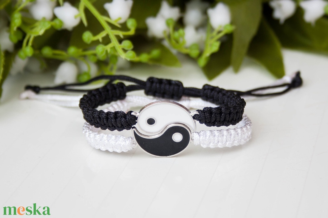 Páros karkötő pároknak, barátoknak, fonott makramé karkötő - Jin yang fekete/fehér - ékszer - karkötő - fonott karkötő - Meska.hu