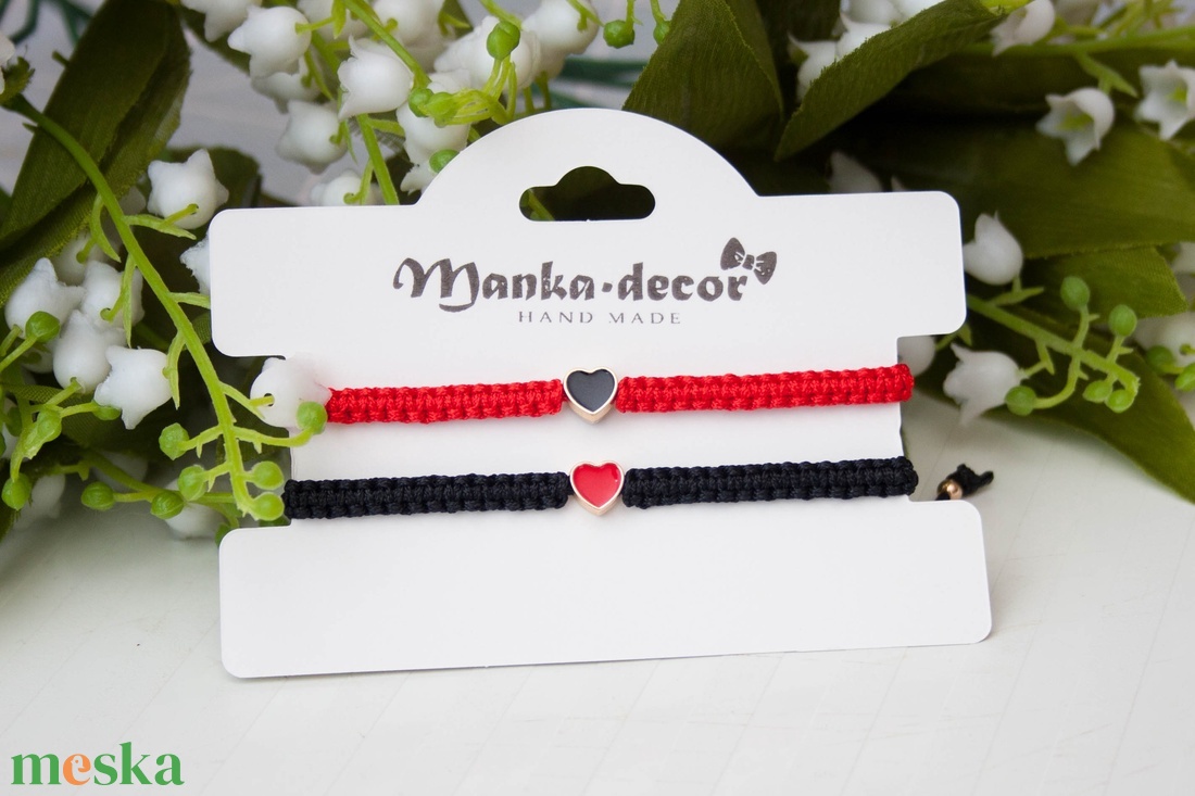 Páros karkötő, szerelem karkötő pároknak fonott makramé karkötő - Piros/fekete szívecskés - ékszer - karkötő - fonott karkötő - Meska.hu