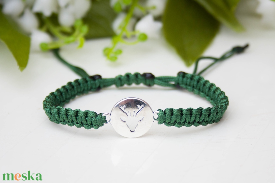 Fonott makramé karkötő - Szarvasos sötétzöld - ékszer - karkötő - fonott karkötő - Meska.hu