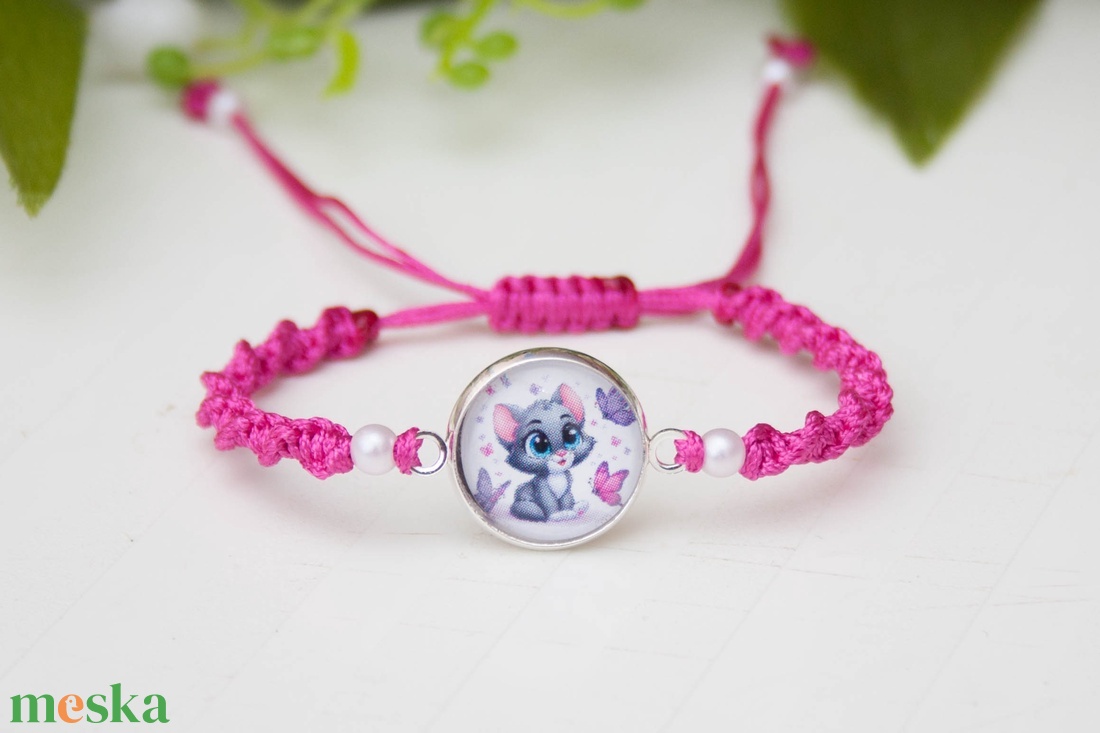 Fonott makramé karkötő gyerekeknek - Cicás pink magenta - ékszer - karkötő - fonott karkötő - Meska.hu