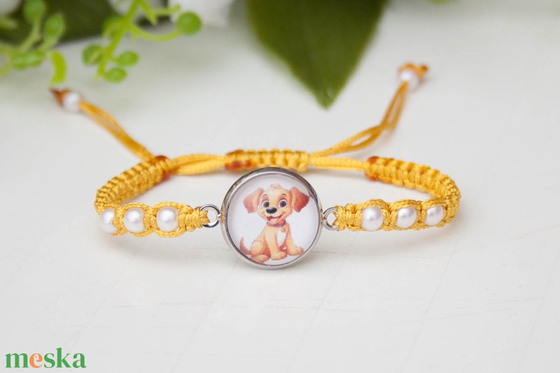 Fonott makramé karkötő gyerekeknek - Kutyás arany - ékszer - karkötő - fonott karkötő - Meska.hu