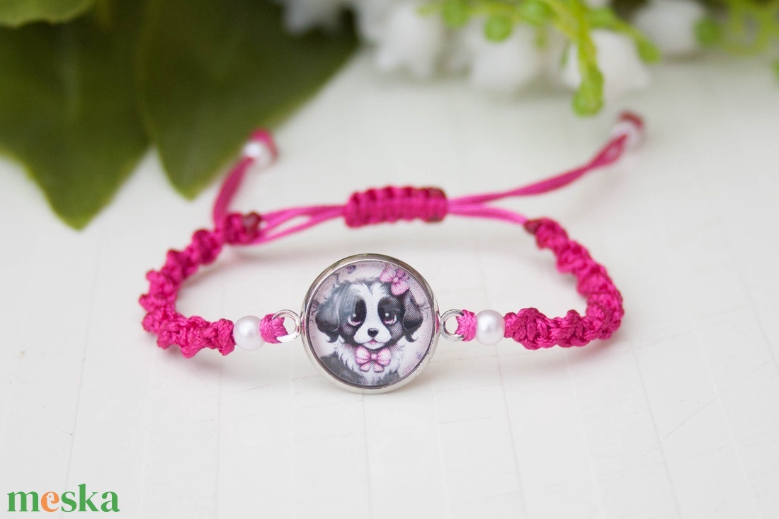 Fonott makramé karkötő gyerekeknek - Kutyusos pink - ékszer - karkötő - fonott karkötő - Meska.hu