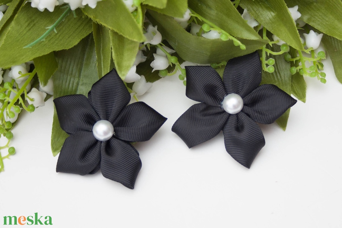 Virág formájú hajcsat - Fekete - ruha & divat - hajdísz & hajcsat - hajcsat & hajtű - Meska.hu