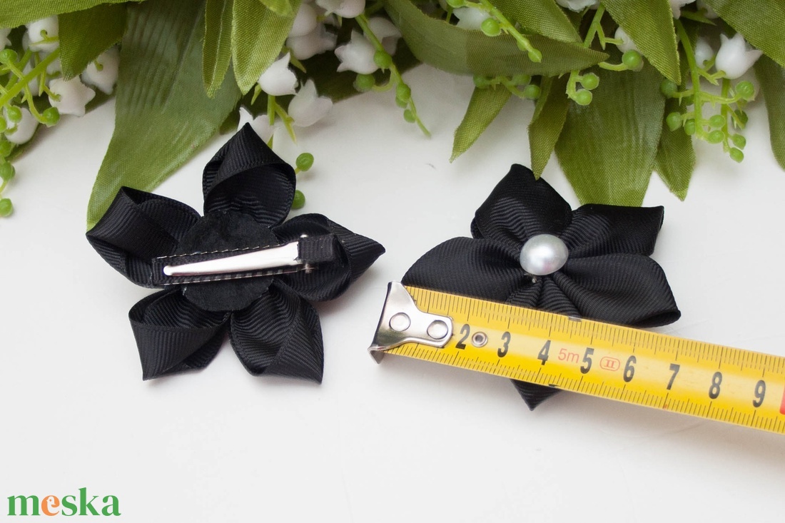 Virág formájú hajcsat - Fekete - ruha & divat - hajdísz & hajcsat - hajcsat & hajtű - Meska.hu