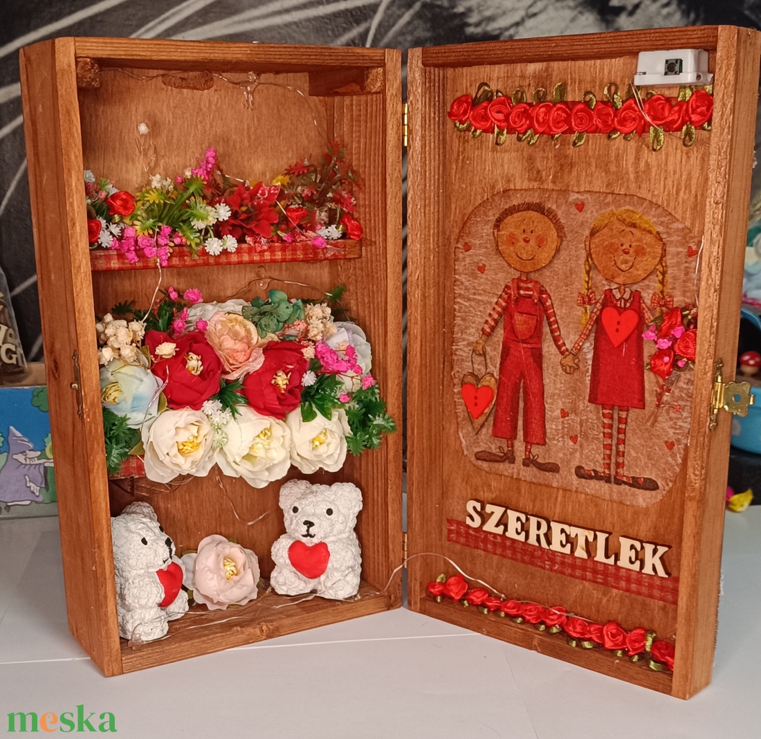 Romantikus SZERETLEK Ajándékdoboz Valódi Tükörrel és Hangulatfénnyel - esküvő - emlék & ajándék - doboz - Meska.hu