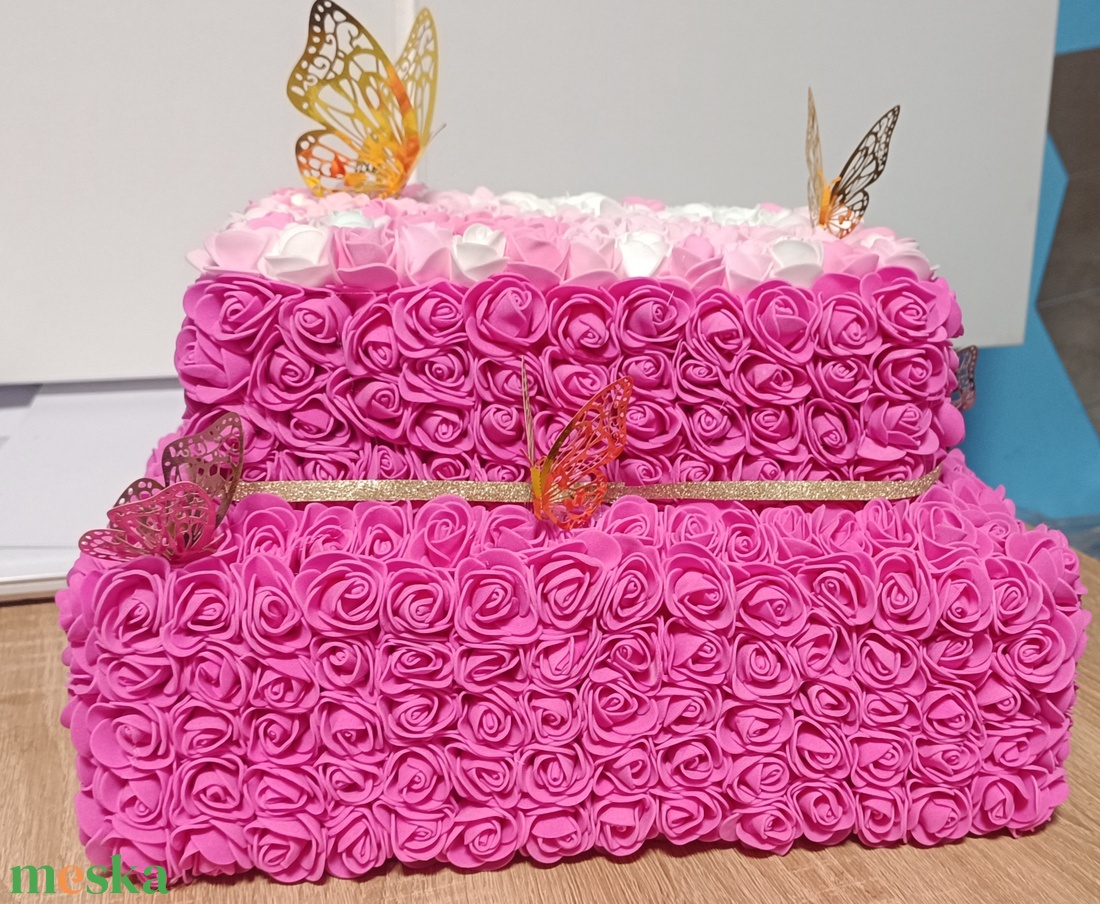 Kézzel készült rózsatorta ajándékdoboz pillangókkal (örök virág) - otthon & életmód - papír, írószer - ajándékozás kellékei - papírtorta - Meska.hu