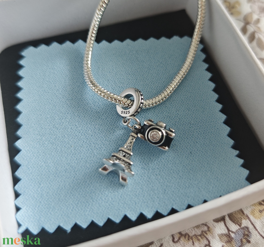 Eiffel torony ezüst charm  - ékszer - karkötő - charm karkötő - Meska.hu
