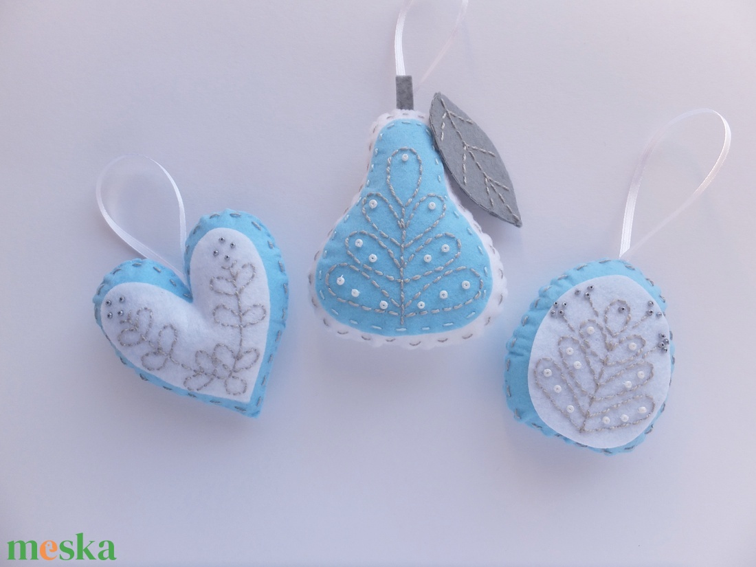 3 darabos karácsonyi filc dísz - AZONNAL VIHETŐ - karácsony - karácsonyi lakásdekoráció - karácsonyi lakásdíszek - Meska.hu