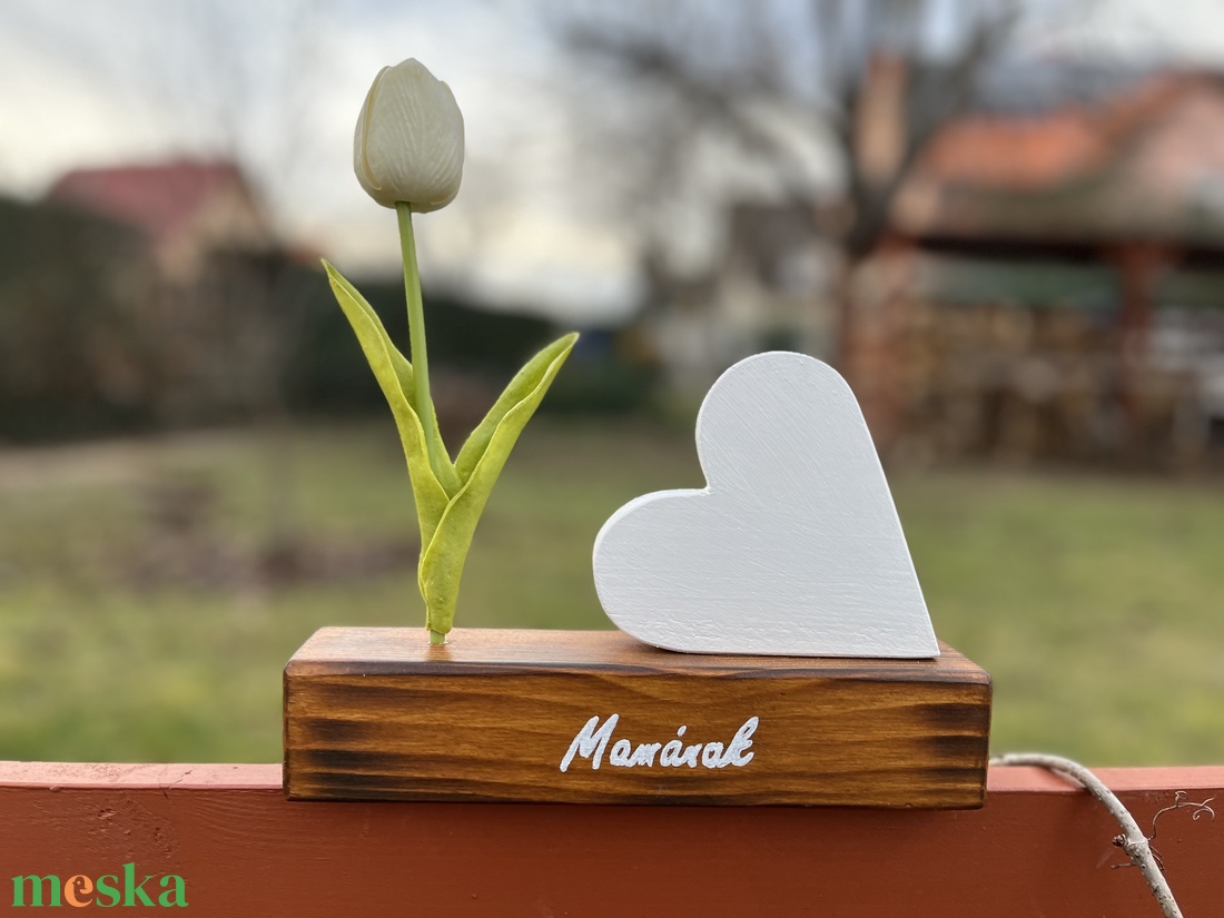 Szív dekoráció tulipánnal - otthon & életmód - dekoráció - asztal és polc dekoráció - asztaldísz - Meska.hu
