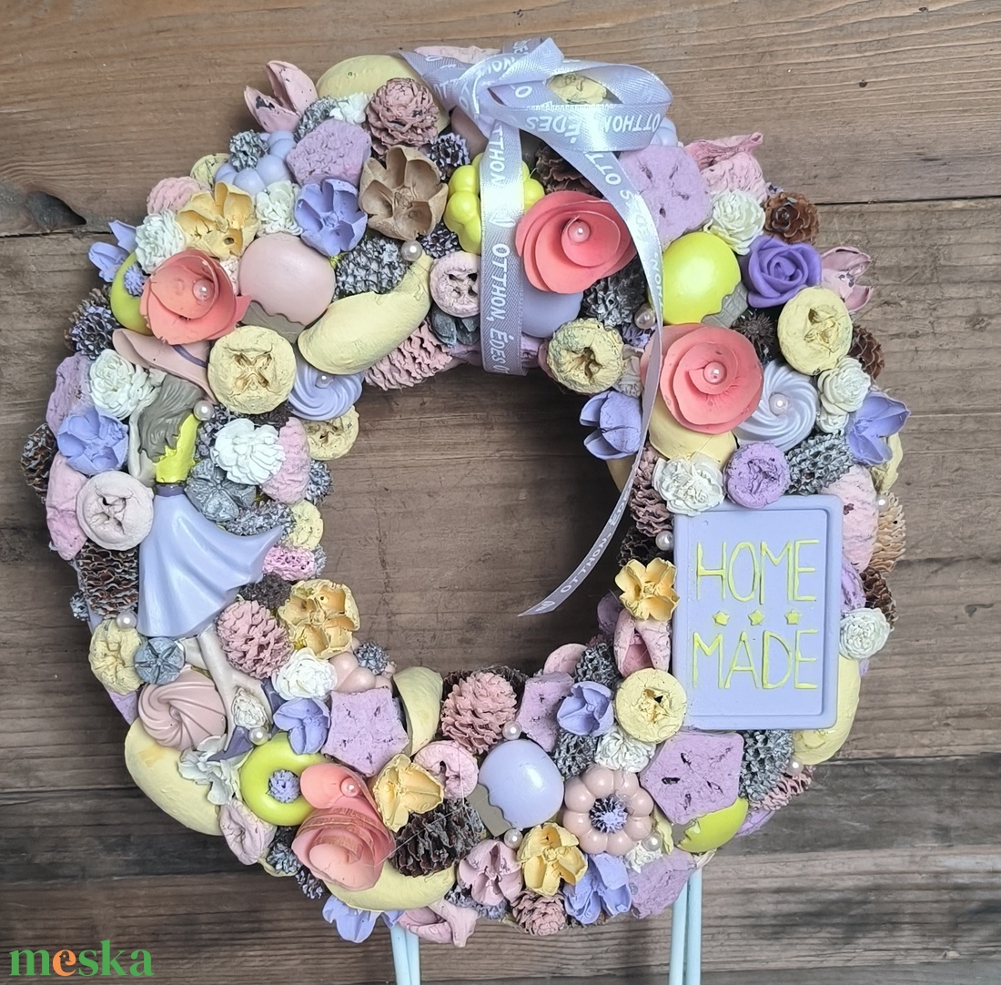 Kalapos lány tavaszi kopogtató - otthon & életmód - dekoráció - ajtó- és ablak dekoráció - ajtódísz & kopogtató - Meska.hu