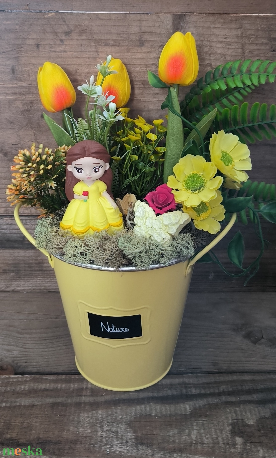 Szépség és a szörnyeteg, Belle hercegnő tavaszi vödör - otthon & életmód - virágdekoráció - virágdíszek - asztali virágdísz - Meska.hu