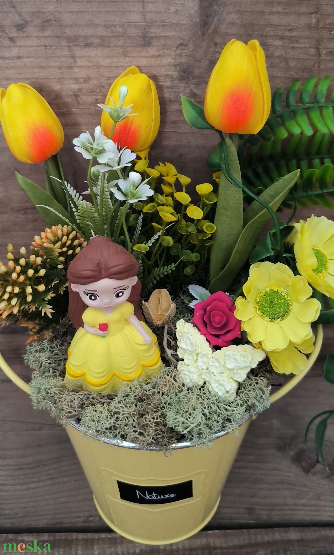 Szépség és a szörnyeteg, Belle hercegnő tavaszi vödör - otthon & életmód - virágdekoráció - virágdíszek - asztali virágdísz - Meska.hu