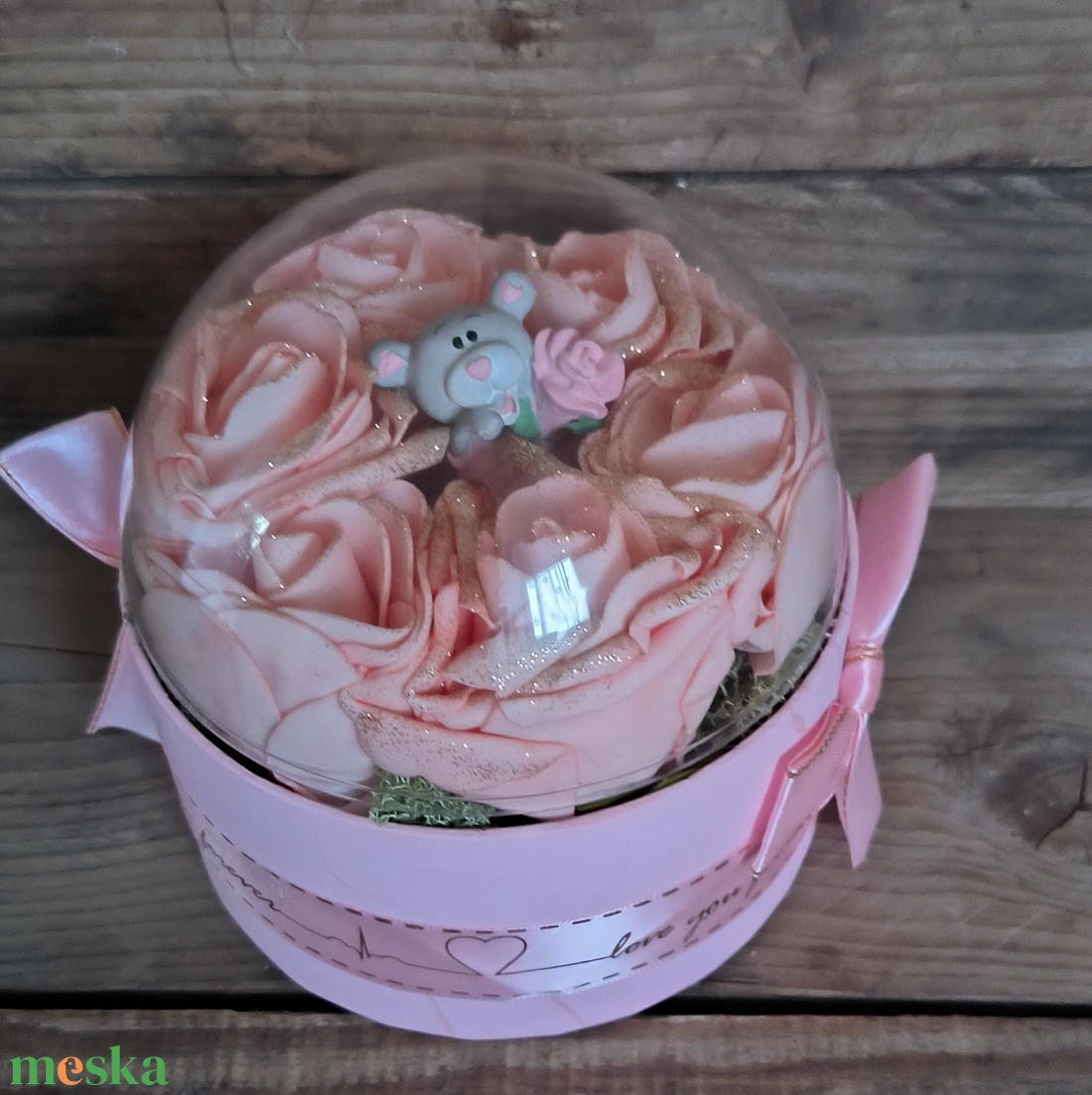 Macis rózsabox, búrával - otthon & életmód - virágdekoráció - virágok - virágbox - Meska.hu