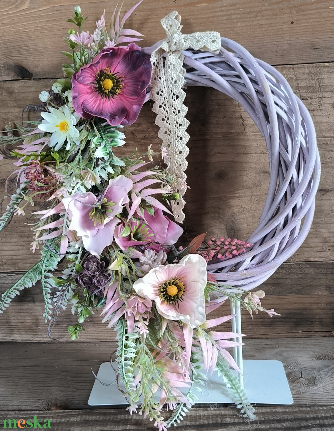 Tavaszi kopogtató, lila - otthon & életmód - dekoráció - ajtó- és ablak dekoráció - ajtódísz & kopogtató - Meska.hu