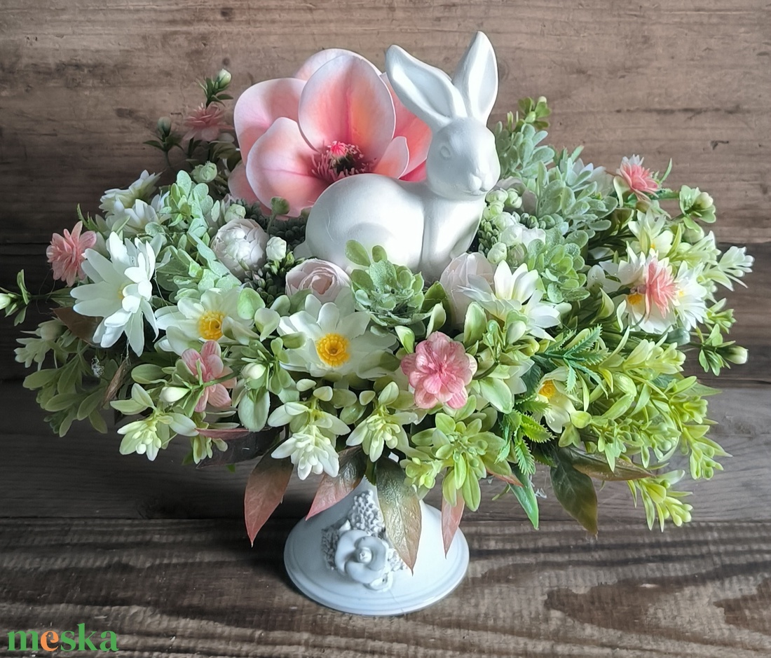 Nyuszis asztaldísz kerámia talpon - ünnepi díszek, dekorációk - húsvéti díszek és dekorációk - húsvéti asztaldíszek - Meska.hu
