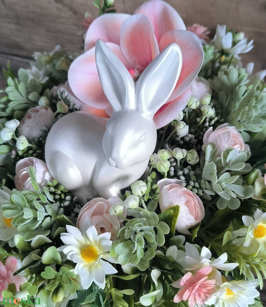 Nyuszis asztaldísz kerámia talpon - ünnepi díszek, dekorációk - húsvéti díszek és dekorációk - húsvéti asztaldíszek - Meska.hu