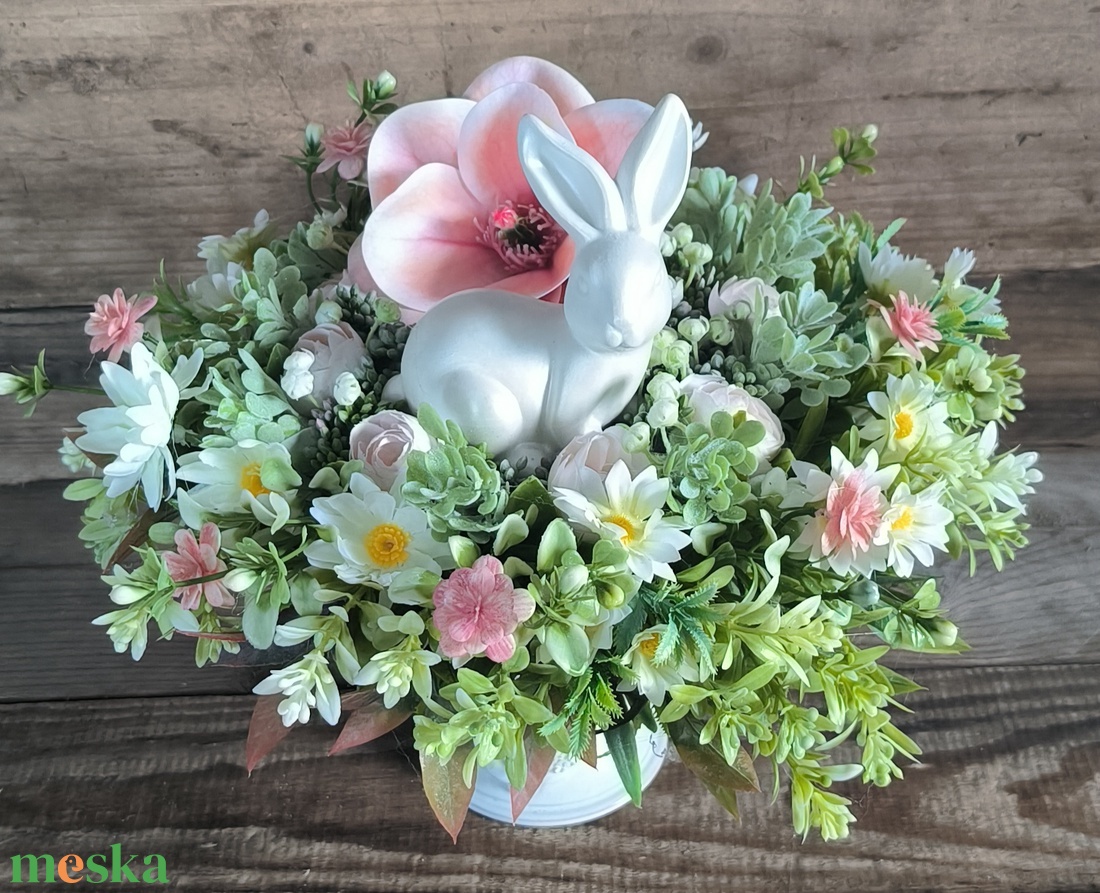 Nyuszis asztaldísz kerámia talpon - ünnepi díszek, dekorációk - húsvéti díszek és dekorációk - húsvéti asztaldíszek - Meska.hu