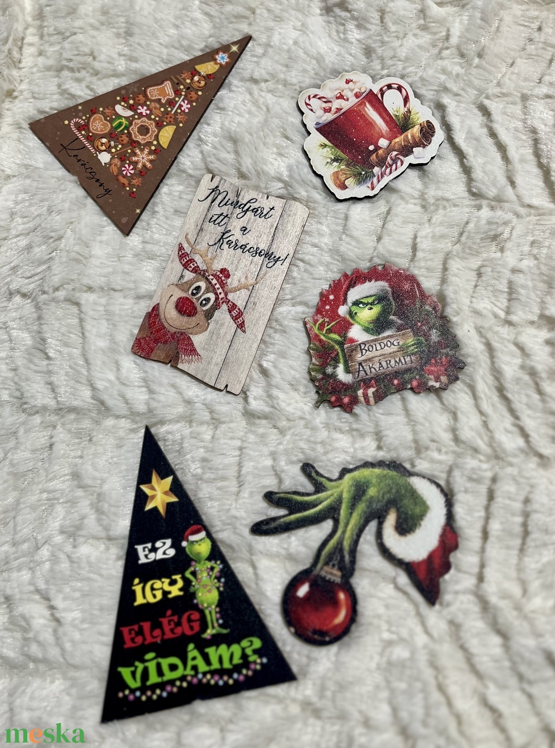 Karácsonyi mintás hűtőmágnes (Grincs, mézeskalács, rénszarvas mintával) - karácsony - karácsonyi lakásdekoráció - karácsonyi lakásdíszek - Meska.hu