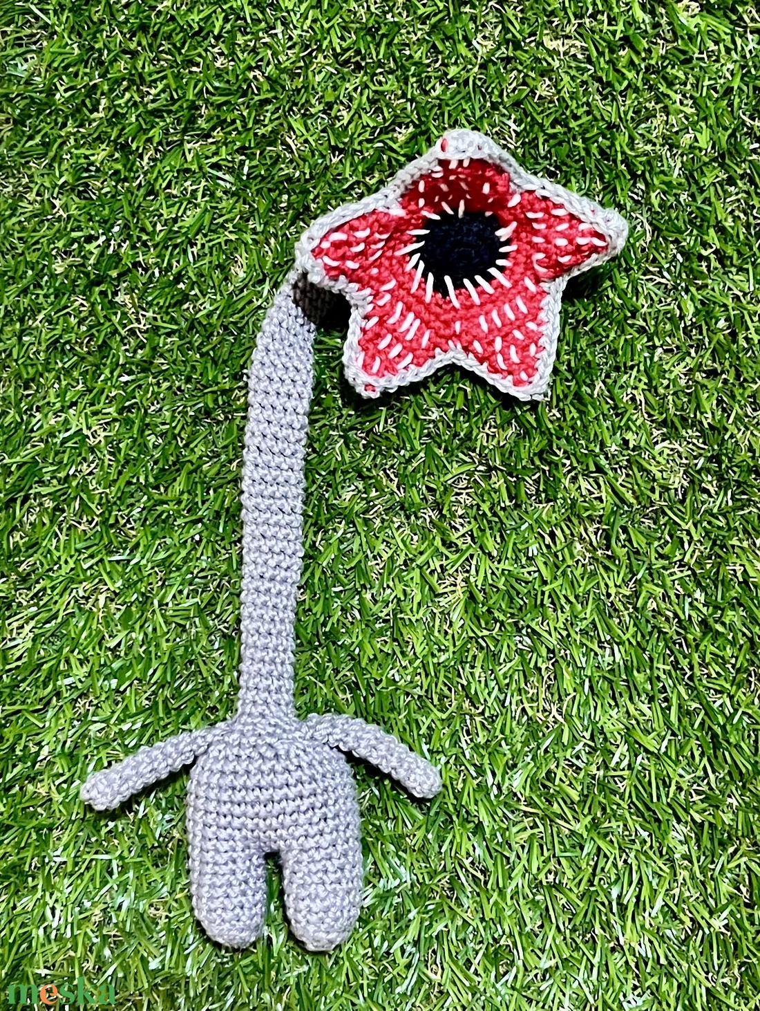 Horgolt Demogorgon táska dísz / Stranger Things - táska & tok - kulcstartó & táskadísz - táskadísz - Meska.hu