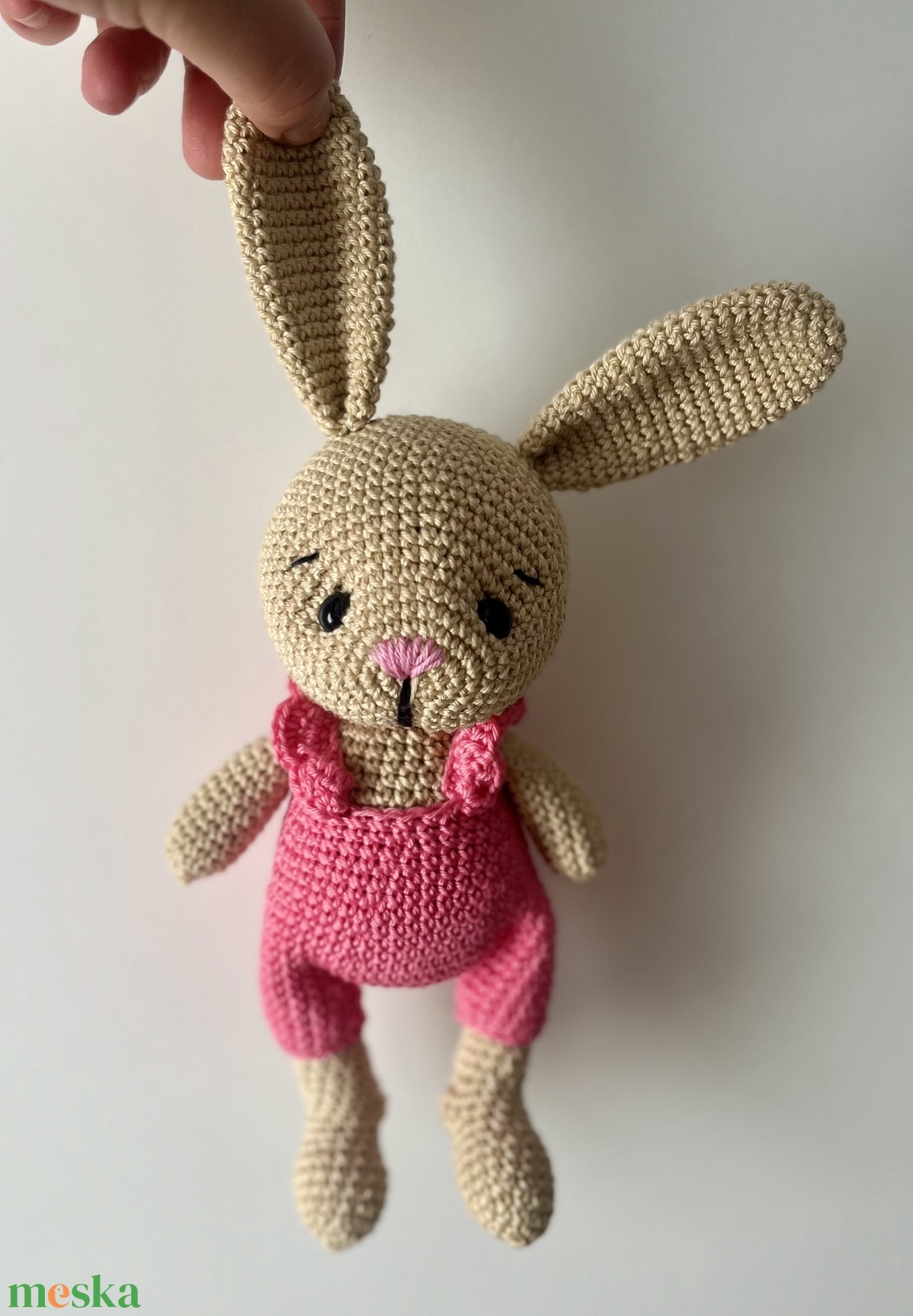 Horgolt nyuszi nadrágban - Húsvét - játék & sport - plüssállat & játékfigura - nyuszi - Meska.hu