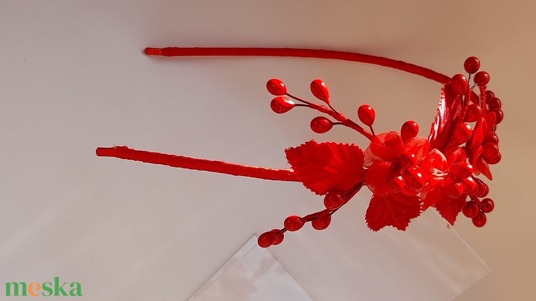 Piros  hajpántos fejdísz  - esküvő - hajdísz - kontydísz & hajdísz - Meska.hu