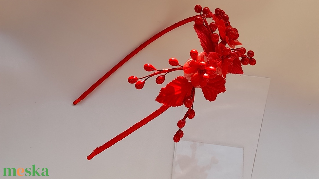 Piros  hajpántos fejdísz  - esküvő - hajdísz - kontydísz & hajdísz - Meska.hu