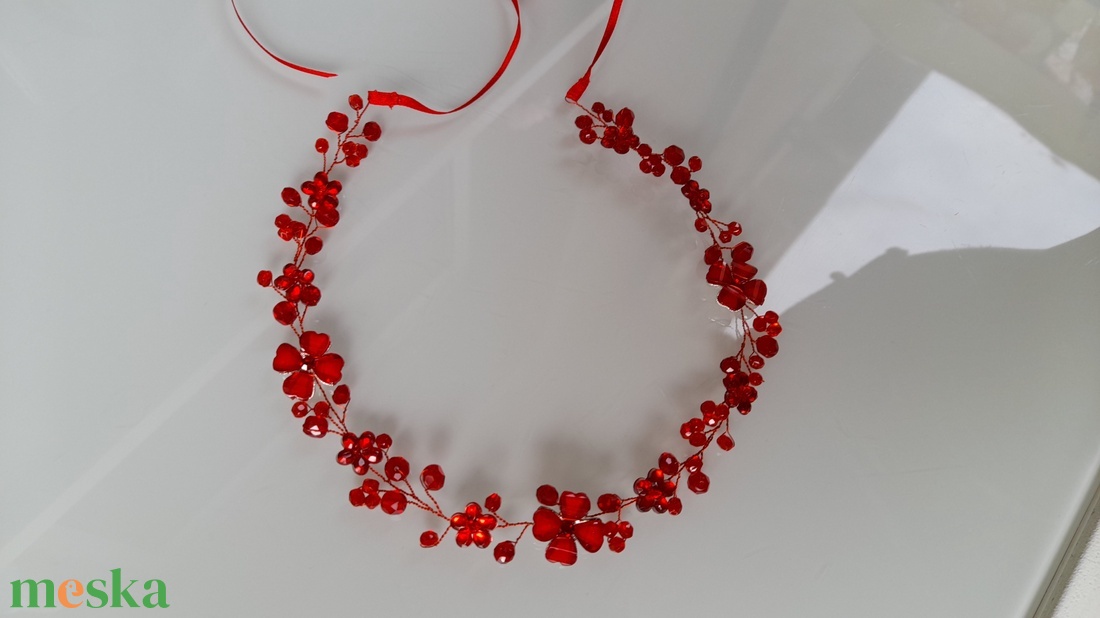 Piros fejdísz  vagy lánc.  - esküvő - hajdísz - fejkoszorú - Meska.hu