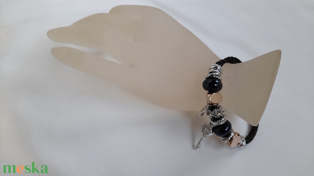  Fekete  , ezüst , arany,   karkötő - ékszer - karkötő - gyöngyös karkötő - Meska.hu