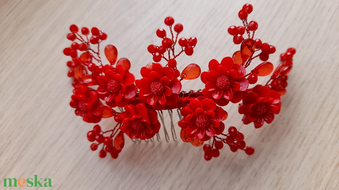Piros fejdísz  - esküvő - hajdísz - kontydísz & hajdísz - Meska.hu