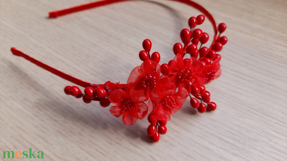 Piros hajpánt.  - esküvő - hajdísz - hajpánt - Meska.hu