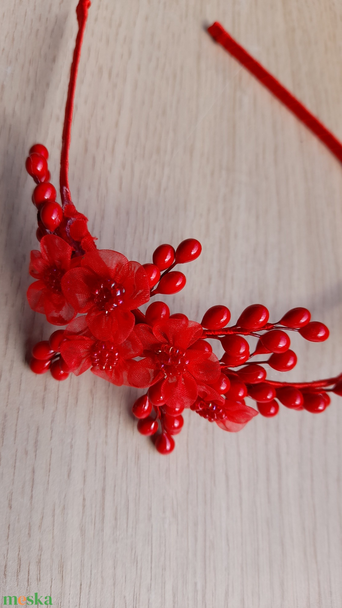 Piros hajpánt.  - esküvő - hajdísz - hajpánt - Meska.hu