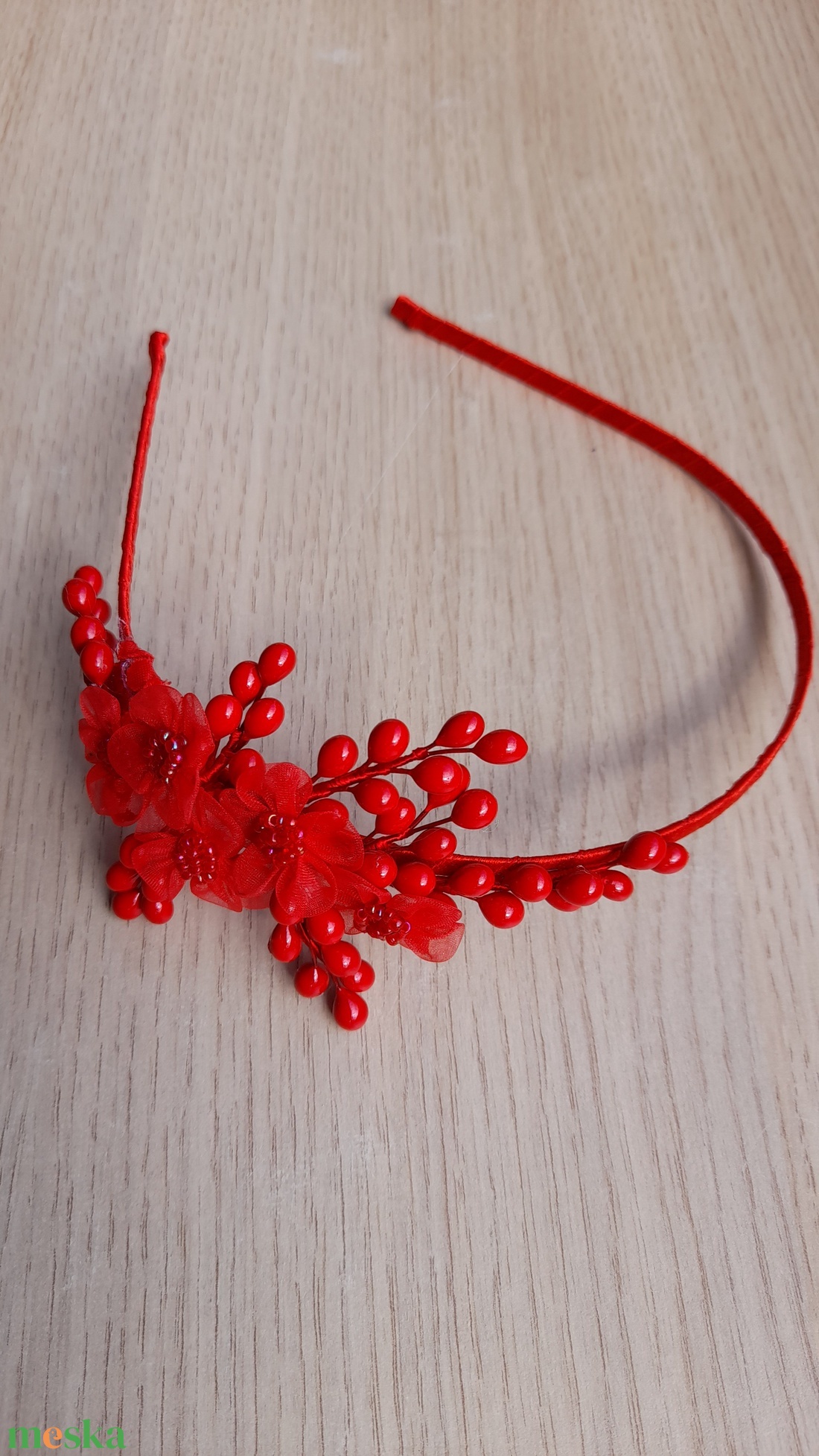 Piros hajpánt.  - esküvő - hajdísz - hajpánt - Meska.hu