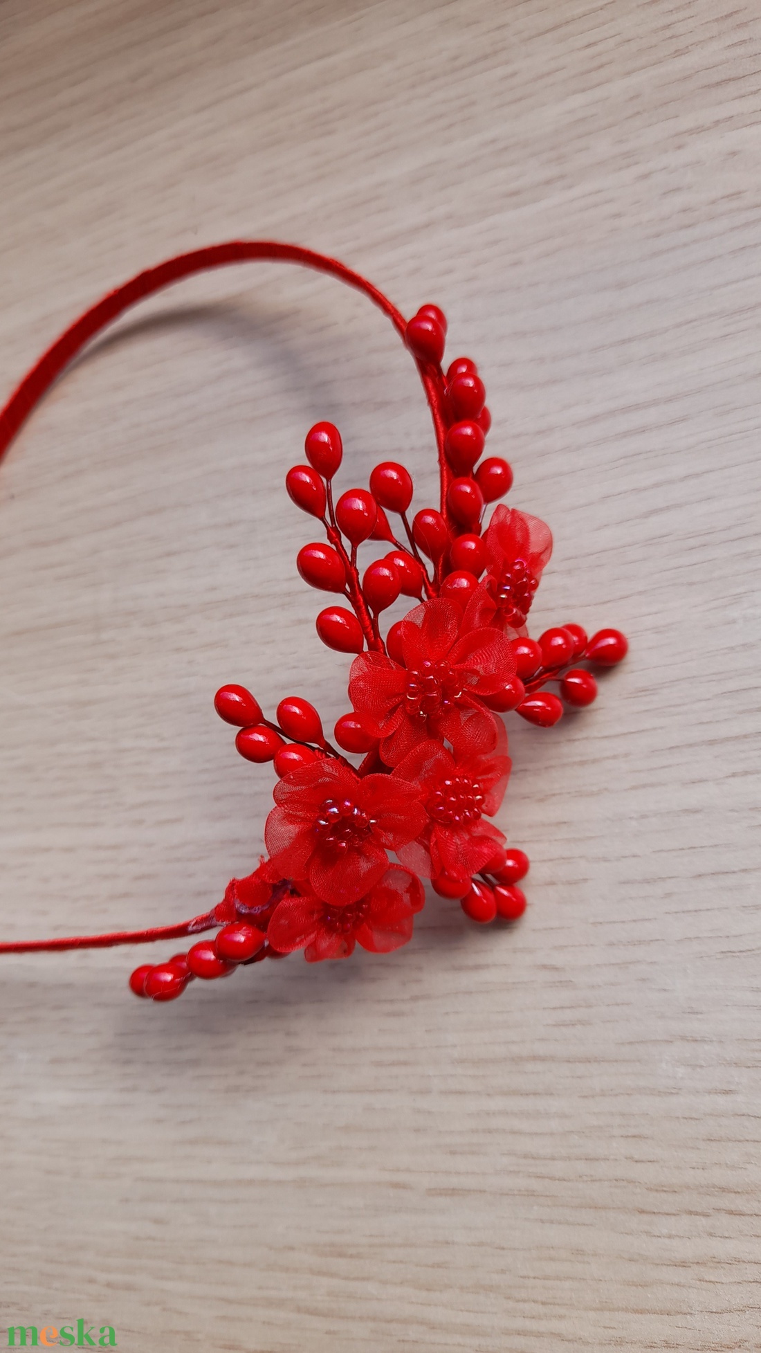 Piros hajpánt.  - esküvő - hajdísz - hajpánt - Meska.hu